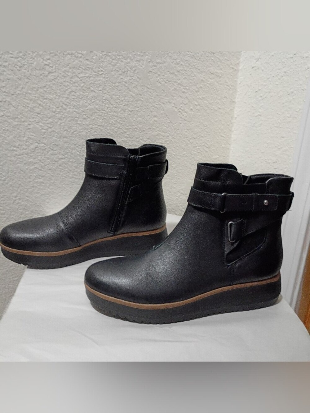 NWB Clark Black Zylahfaye Wedge Ankle Booties with Strap Detail Size 9.5